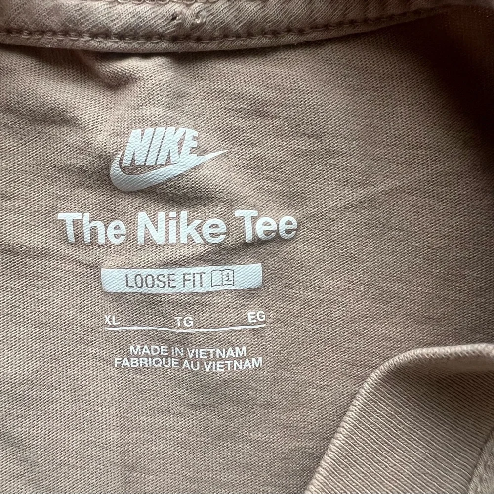 Nike Girls Short Sleeve Cropped Tee Bundle Of 4 Loose Fit 100% Cotton Size XL